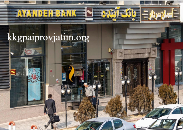 Kerugian Besar Sektor Perbankan Iran